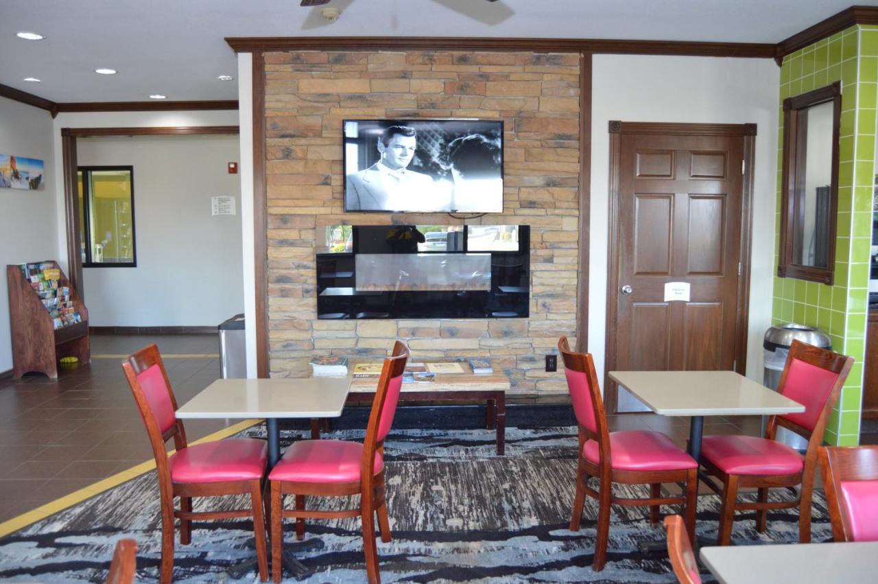 Quality - Iowa River Landing Hotel