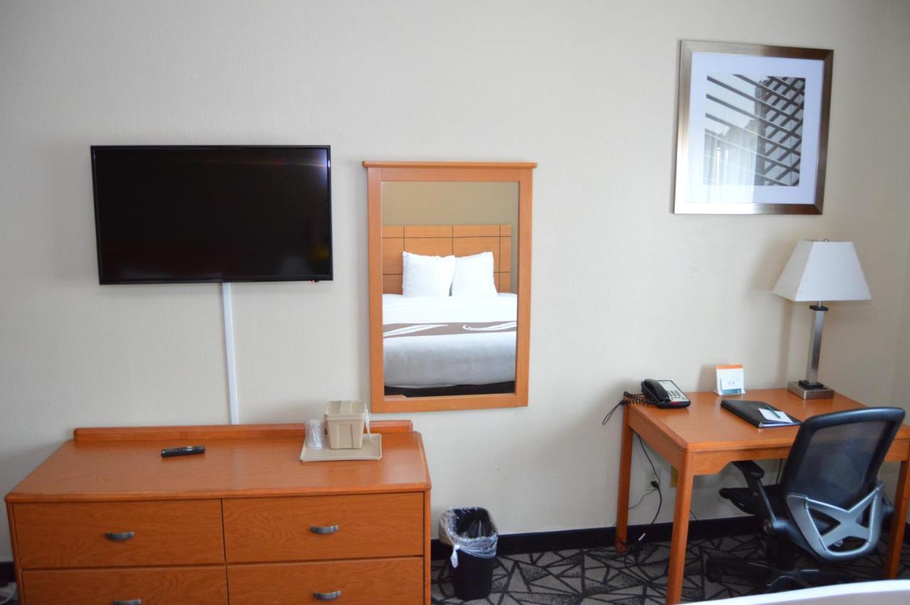 Quality - Iowa River Landing Hotel 2*