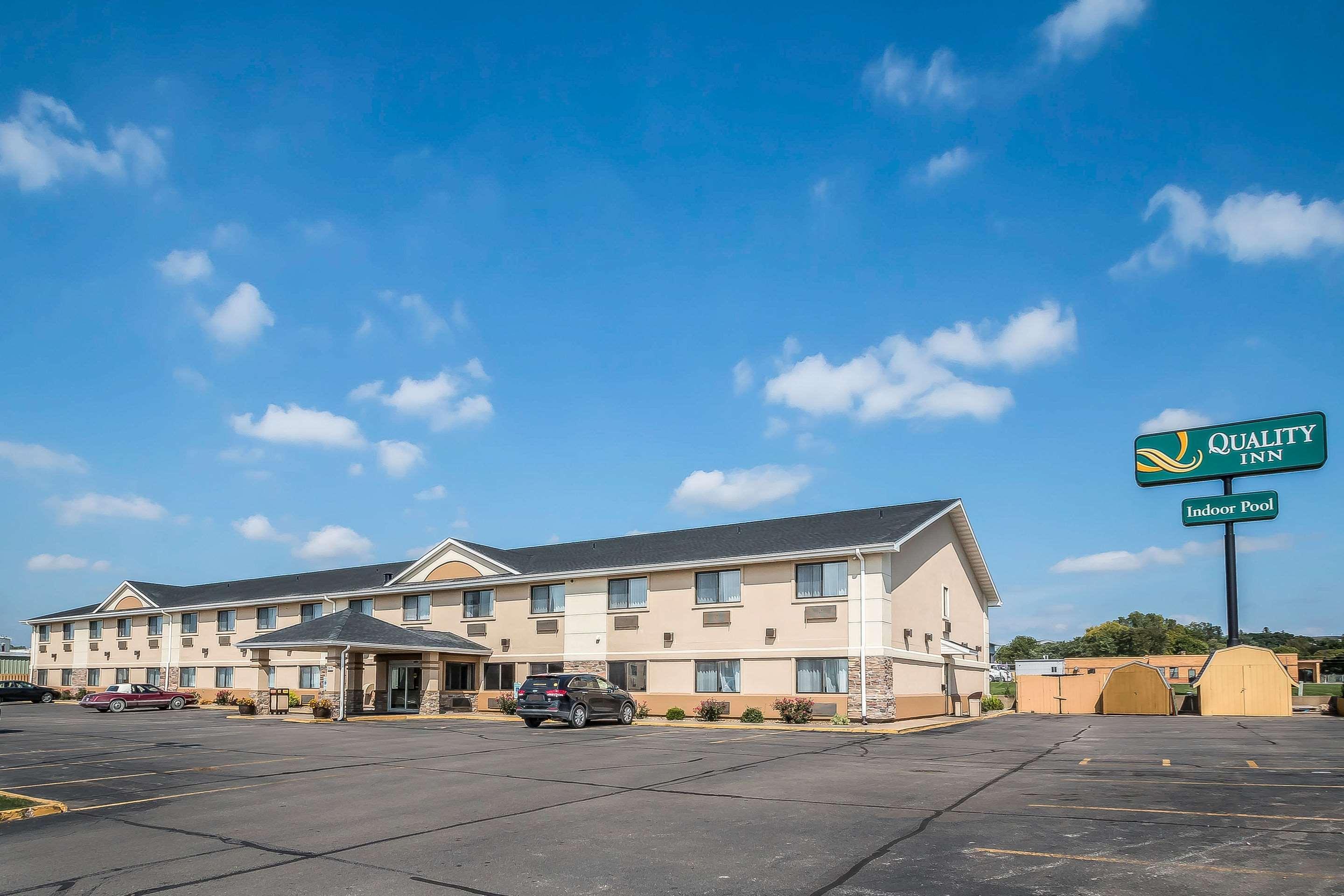 Quality - Iowa River Landing 2* Coralville