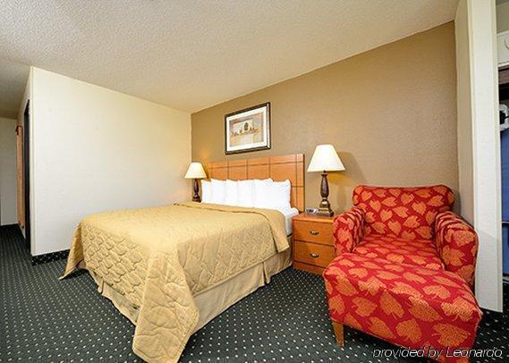 Quality - Iowa River Landing Hotel 2*