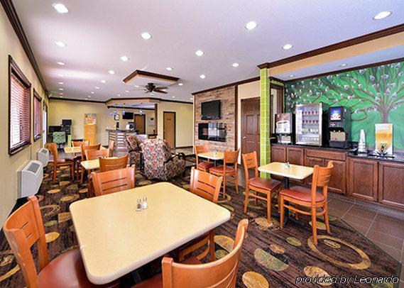 Quality - Iowa River Landing Hotel 2*